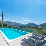 Panorama Olive Hill *