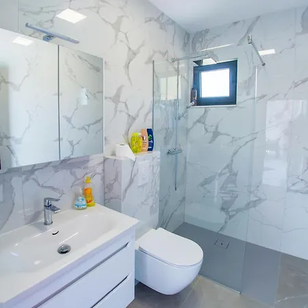 Panorama Olive Hill Villa *